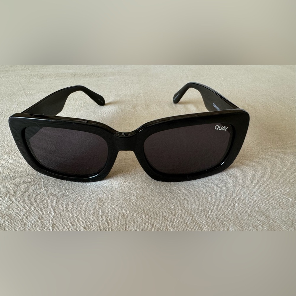 QUAY AUSTRALIA YADA YADA SUNGLASSES